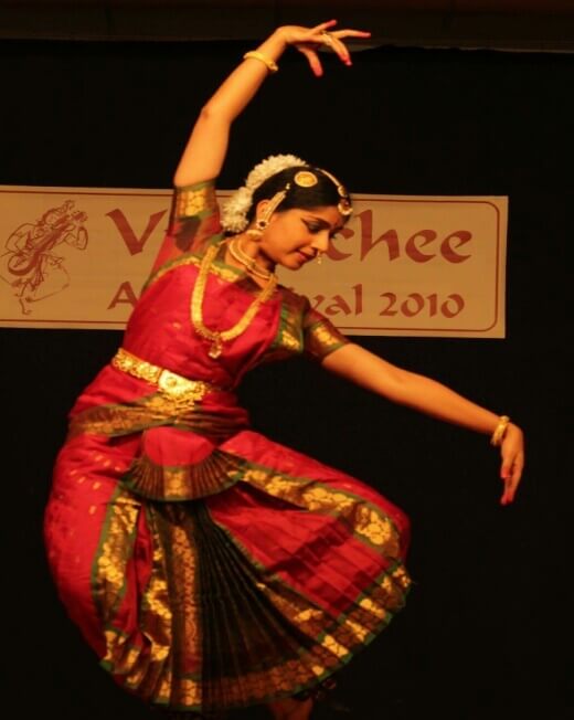 Bharatanatyam dancers