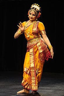 Kuchipudi dancers